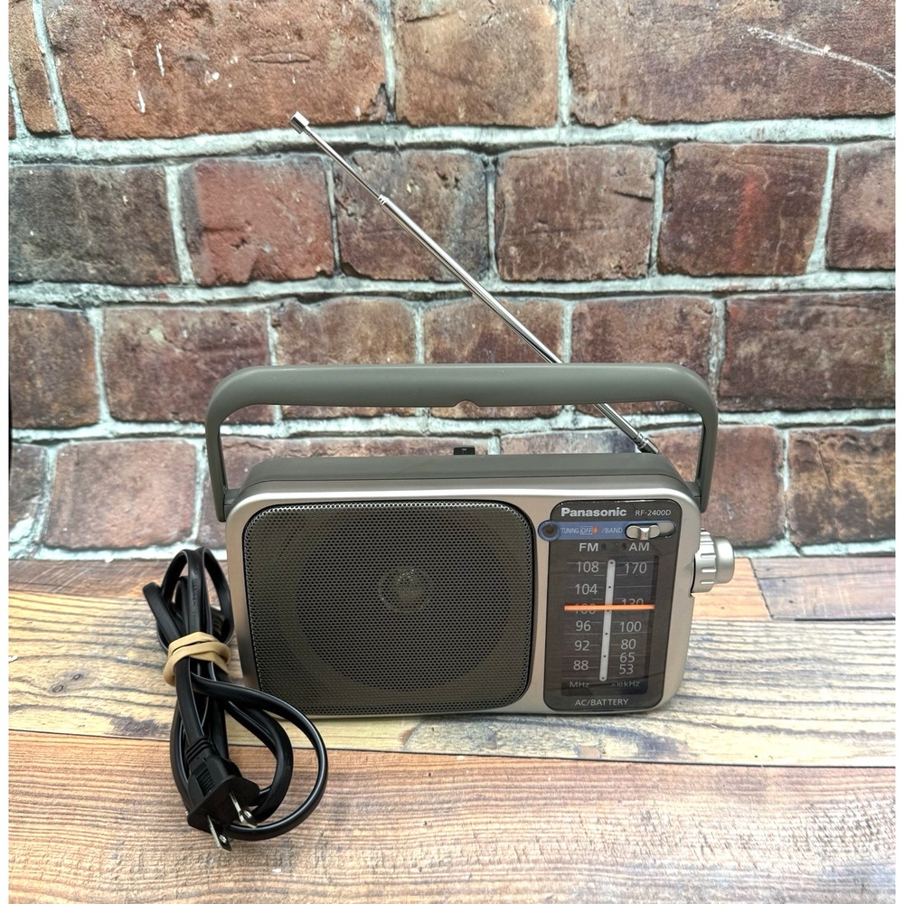 Panasonic RF-2400D AM/FM Portable Radio AC/Battery Operated Tested w Cord